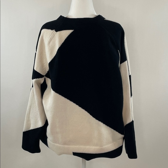 Club Monaco Intarsia Sweater in Black and Cream, XL - Picture 9 of 13